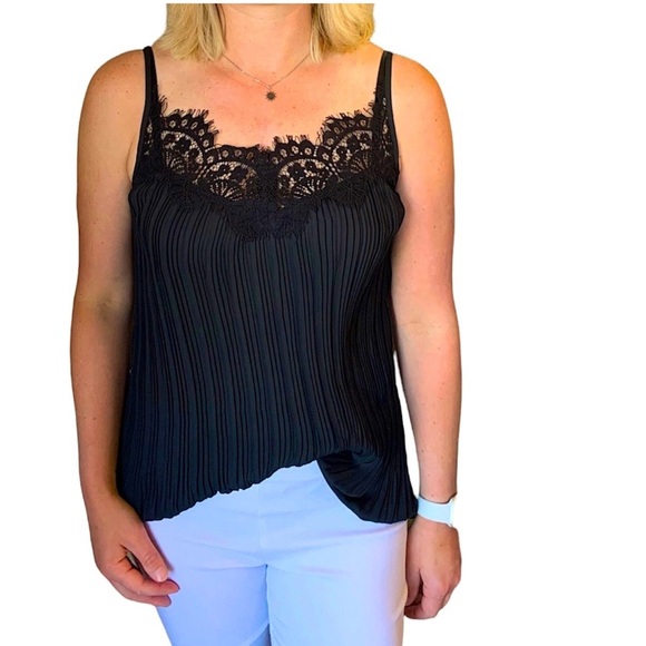 🆕🌿🤍BIBI: WHITE Front Lace Detailed Pleated Chiffon Top SMALL - Picture 5 of 13